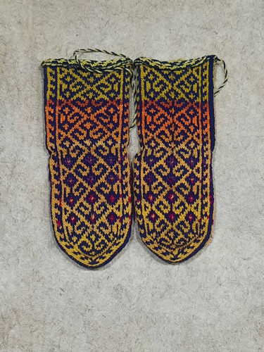 جوراب پشمی سنتی