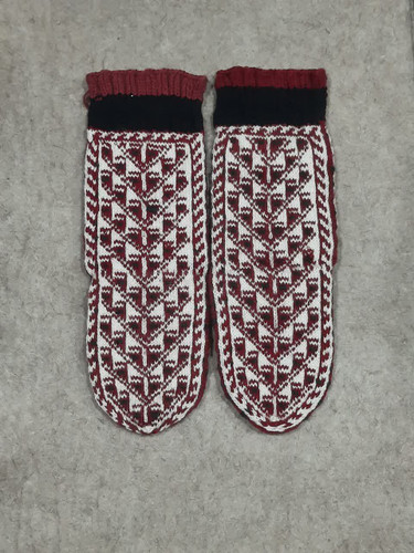 جوراب پشمی سنتی
