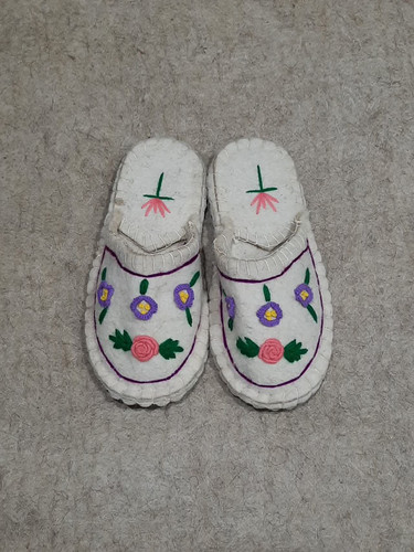 دمپایی نمدی زنانه