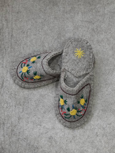 پاپوش نمدی زنانه