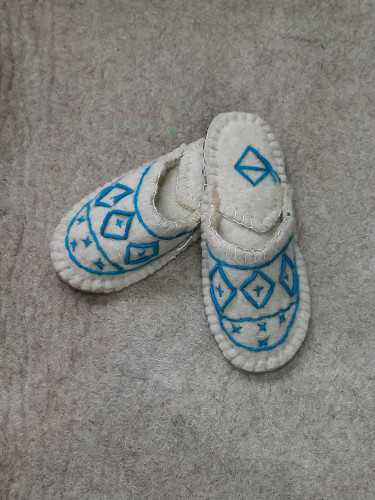 پاپوش نمدی زنانه