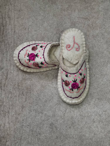 دمپایی نمدی زنانه