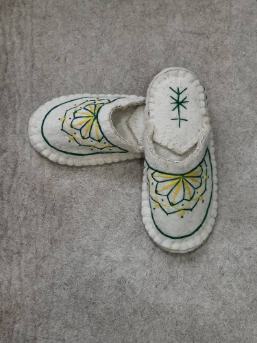 پاپوش نمدی زنانه