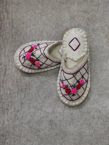 دمپایی نمدی زنانه