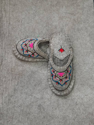 پاپوش نمدی زنانه